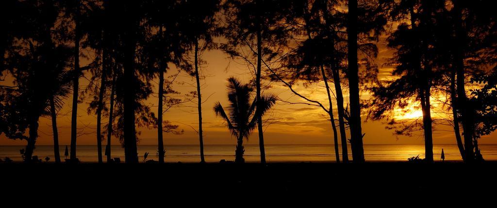 Grand Southsea Khaolak Beach Resort Khao Lak Exterior photo